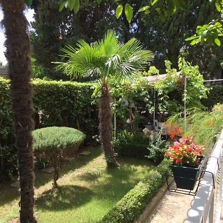 Garden Apartment Kaštela Buitenkant foto