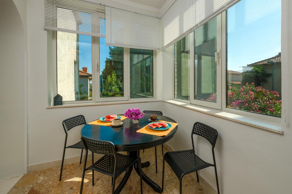 Garden Apartment Kaštela Kamer foto