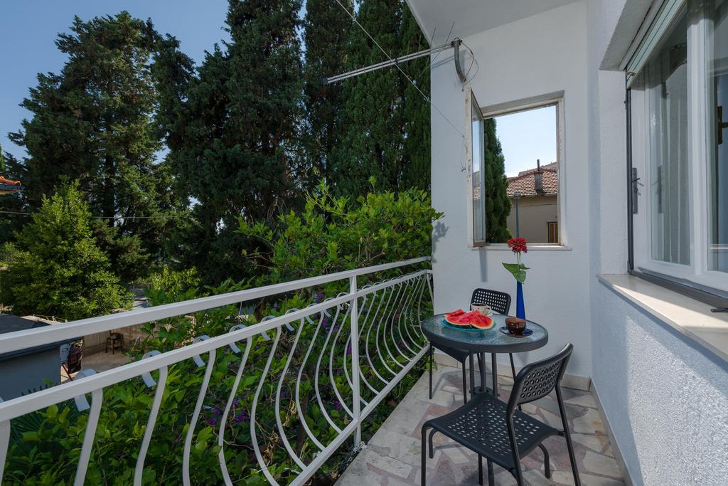 Garden Apartment Kaštela Kamer foto